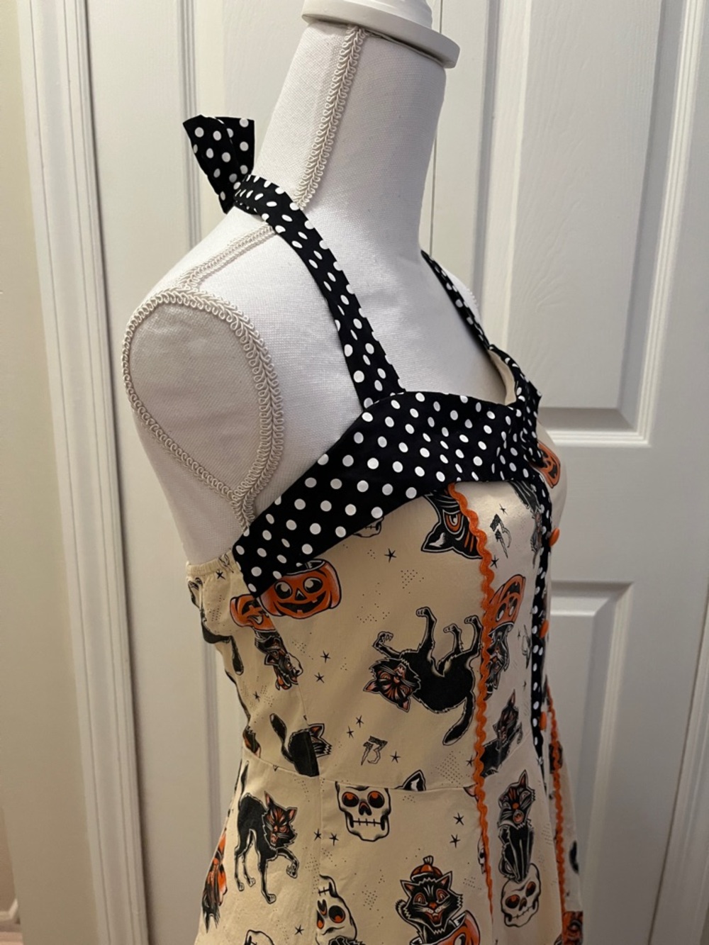 Vintage-Inspired Sourpuss Halloween Print Halter Dress in Cream, Orange & Black - Picture 10 of 16